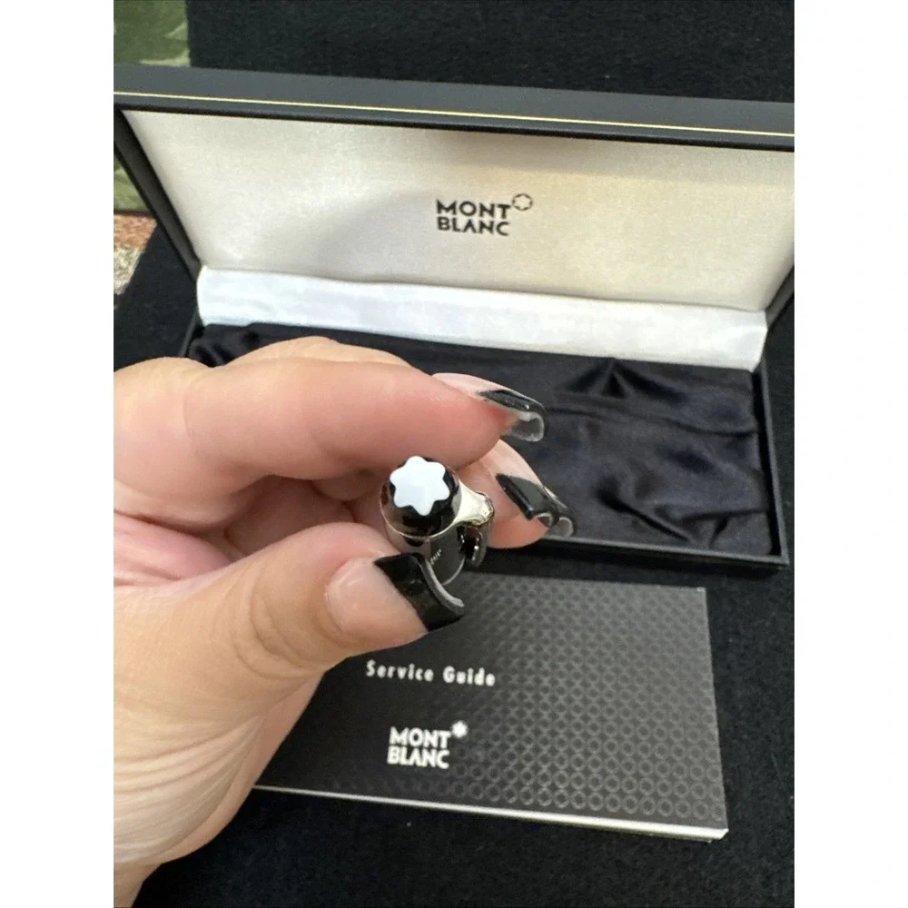 Luxurious Montblanc Meisterstuck 163 Classique Rollerball Pen